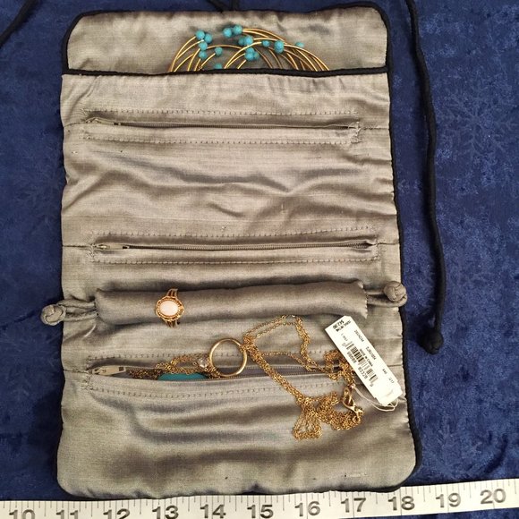 Green Gecko Small  Gray Silk Jewelry Travel Pouch - Picture 1 of 5